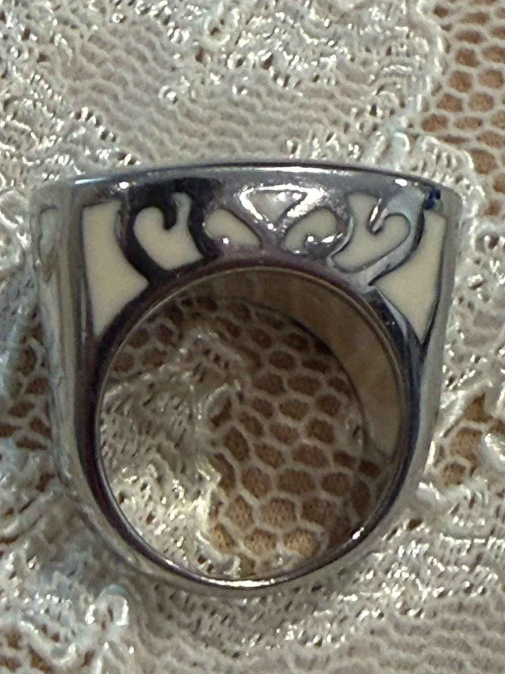 Silver tone filigree heart & ivory chunky ring SZ 6 navy featherweight earrings